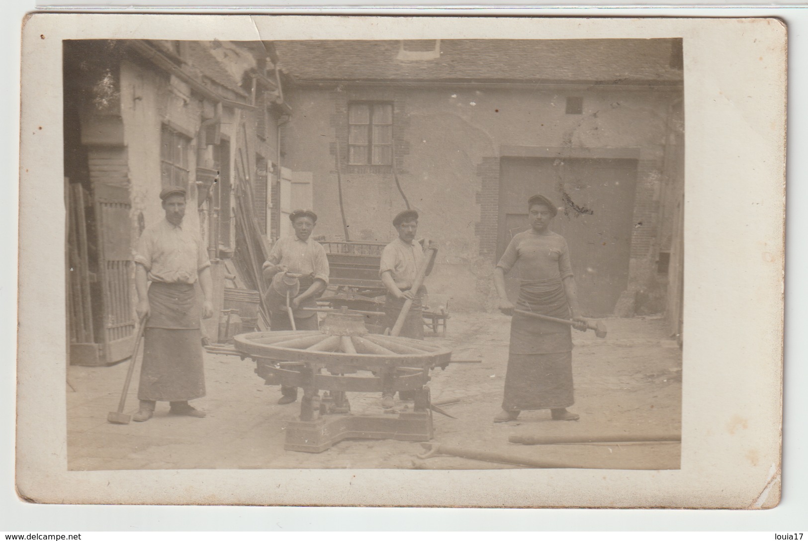 51 - Carte Photo - Atelier De Charrons (photo Excelsior Gaston Goebel Reims ) - Otros & Sin Clasificación