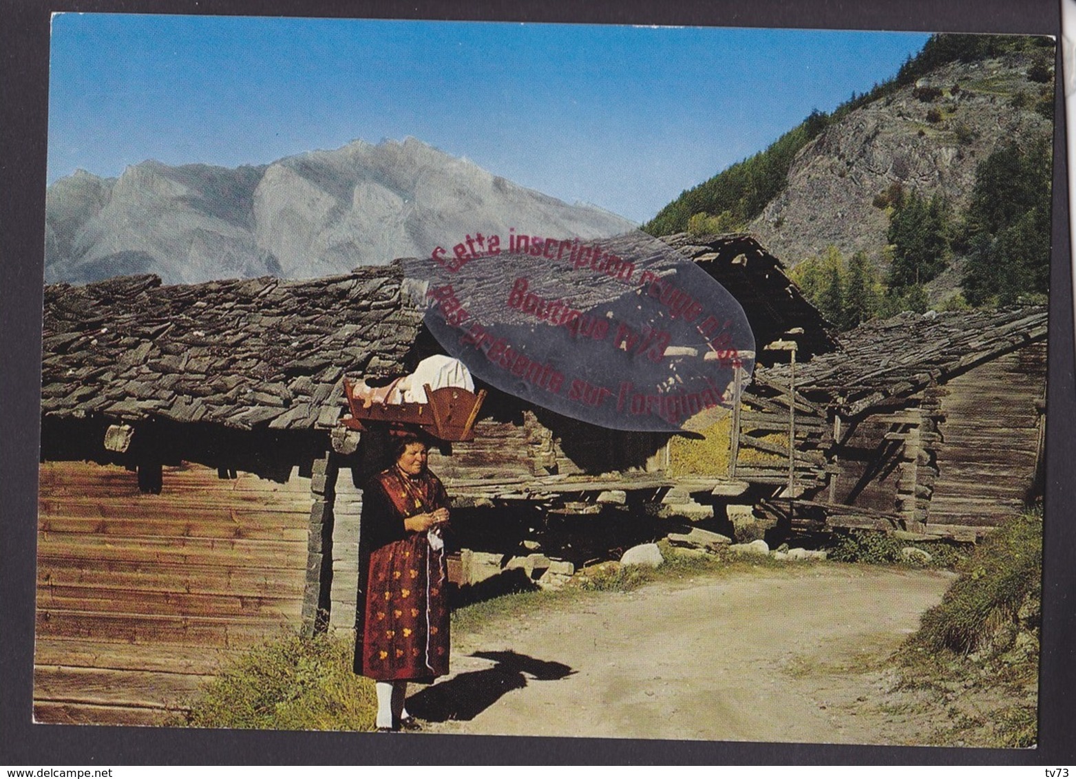 R781 - Les Costumes Du Valais  Une Maman D'Isérables Portant Son Enfant Sur La Tête - Suisse Valais Folklore Traditions - Isérables