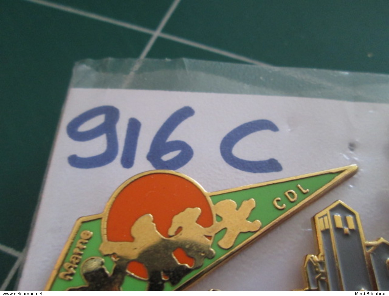 916c Pin's Pins / Beau Et Rare / THEME : VILLES / VILLAINES COMITE DES FETES ARLEQUIN - Villes