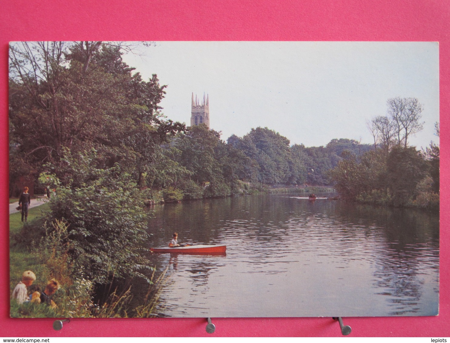 Visuel Très Peu Courant - Angleterre - Burton On Trent - River Trent And Stapenhill Church - CPSM En Excellent état - Altri & Non Classificati