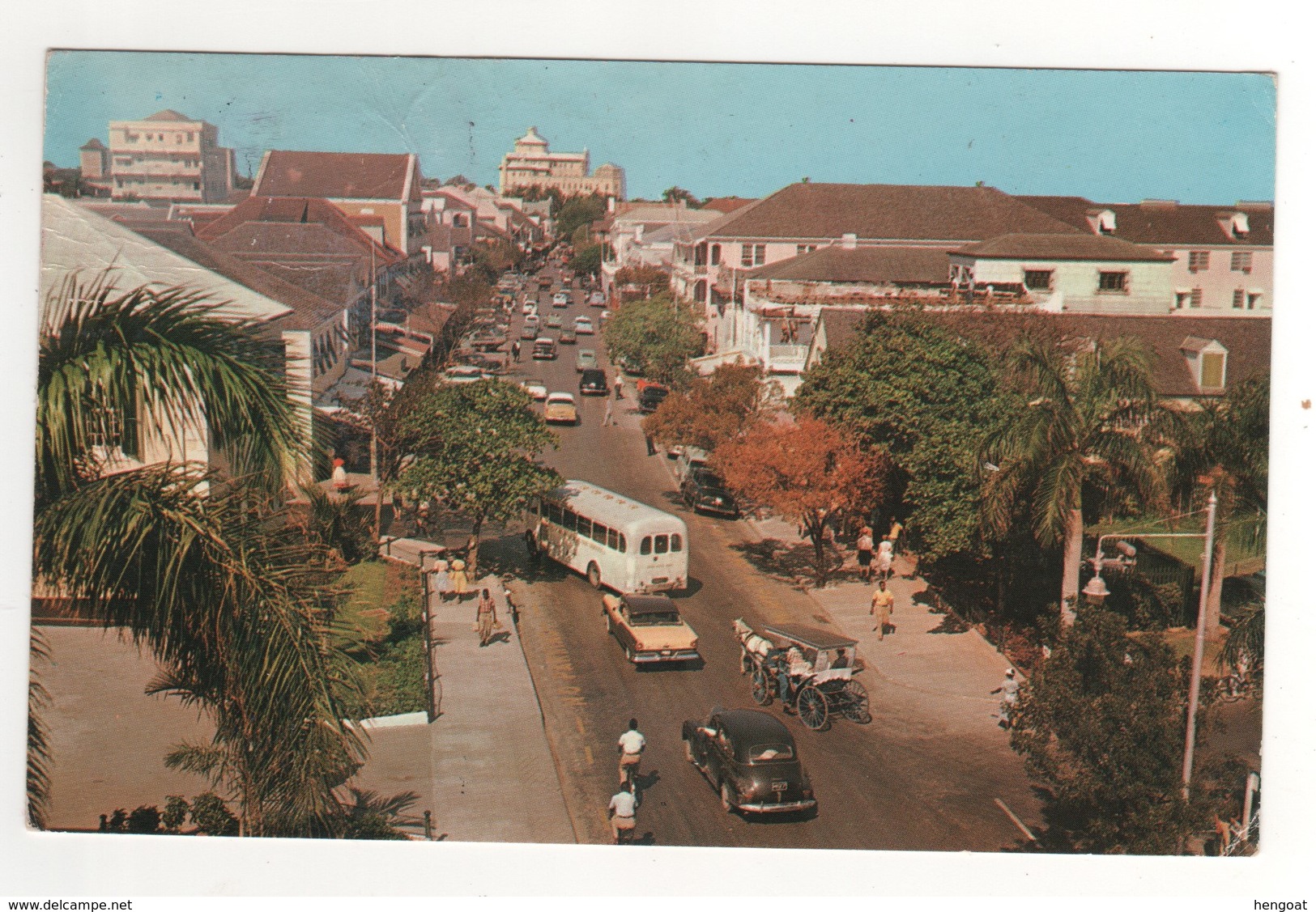 Busy Little Bay Street , Nassau , Bahamas , Carte , Postcard Circulée En 1962 , Timbre Enlevé . - Bahamas