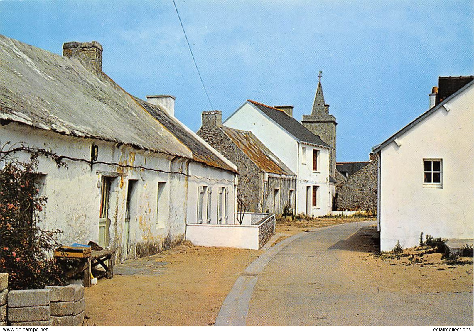 Ile De Houat          56         La Rue Nord Du Village      -  10x15       (Voir Scan) - Autres & Non Classés