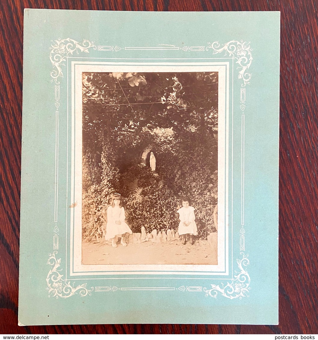 Fotografia Antiga Meninas Junto A Imagem De NOSSA SENHORA. Fotografo: FAUSTO S.CERQUEIRA Phot-Amador 22x27cm PORTUGAL - Anciennes (Av. 1900)