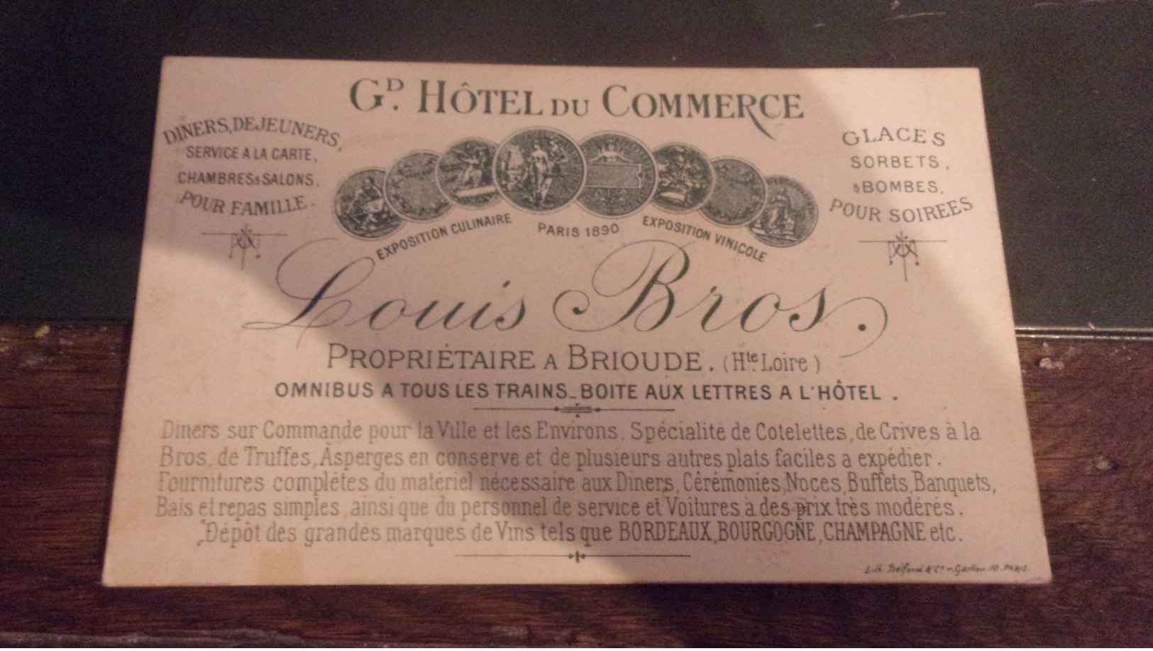 Carte De Visite Menu Haute Loire Brioude GRAND HOTEL DU COMMERCE 1882 LOUIS BROS OMNIBUS CRIVES - Visiting Cards