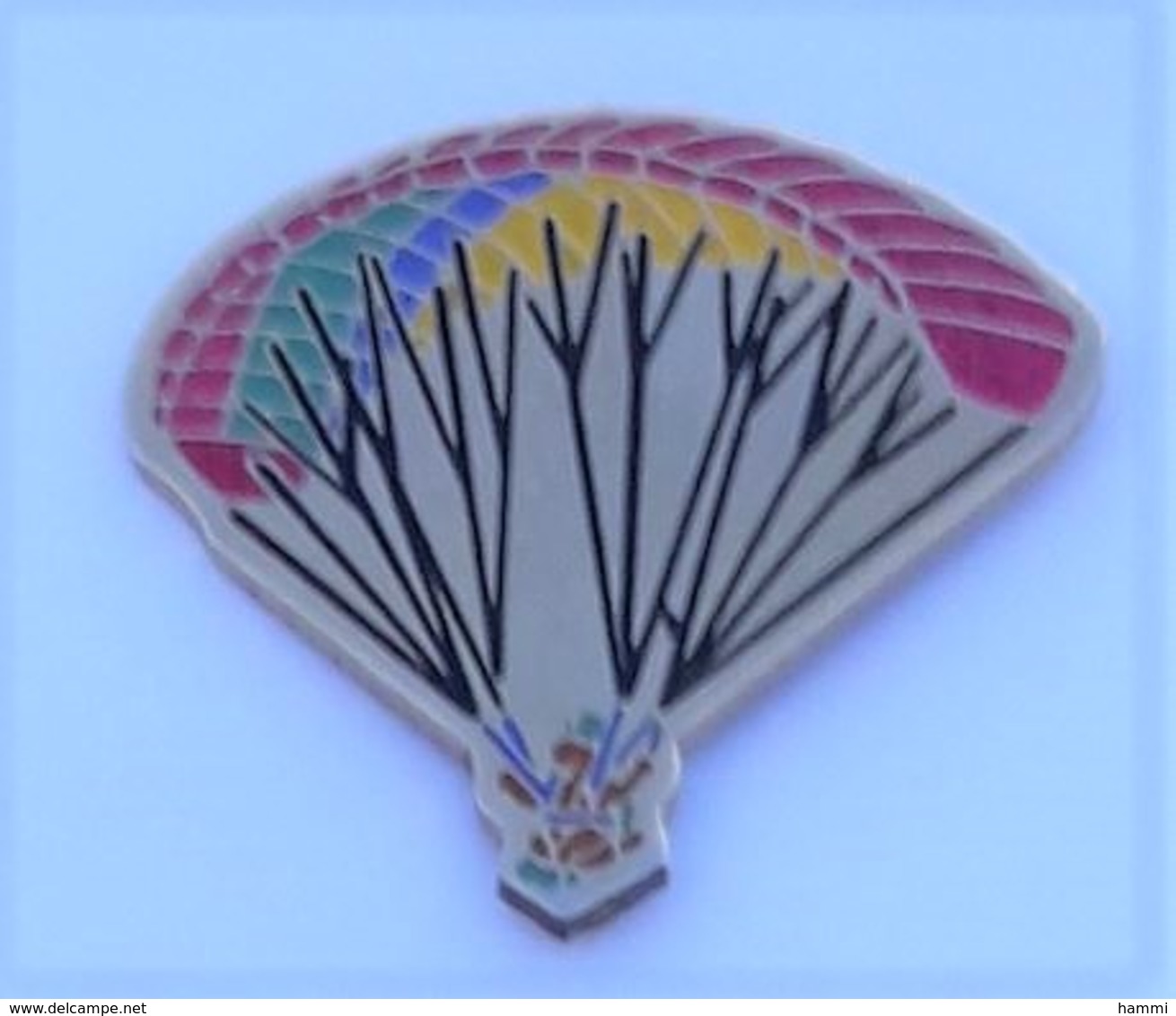 E19 Pin's Parachute Parachutisme Parapente Achat Immédiat - Fallschirmspringen
