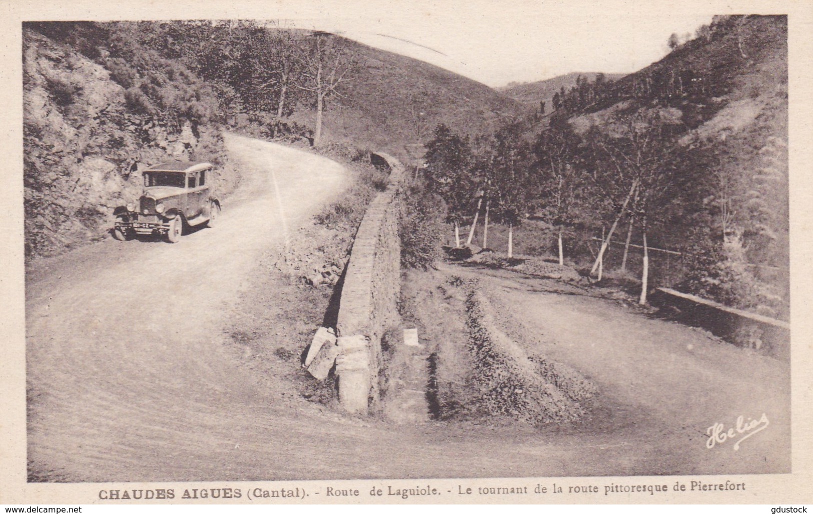 Cantal - Chaudes Aigues - Route De Laguiole - Le Tournant De La Route Pittoresque De Pierrefort - Altri & Non Classificati