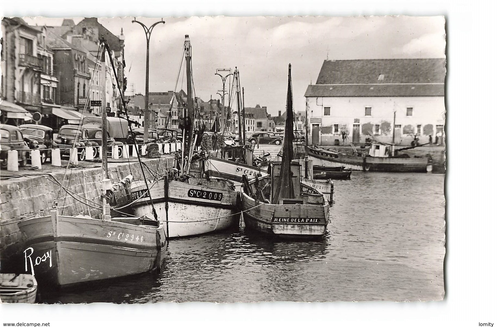 44 Le Croisic Voiliers Dans Le Port Bateau Peche Pecheur Vieille Voiture Auto CPSM PF - Le Croisic