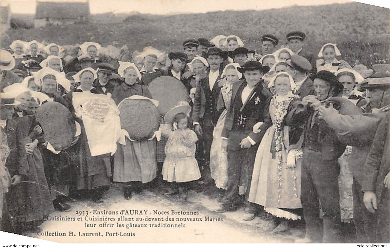 Erdeven  Ou Environs D'Auray         56   Attribué A..   Cuisinières Offrant Des Gâteaux      (Voir Scan) - Autres & Non Classés