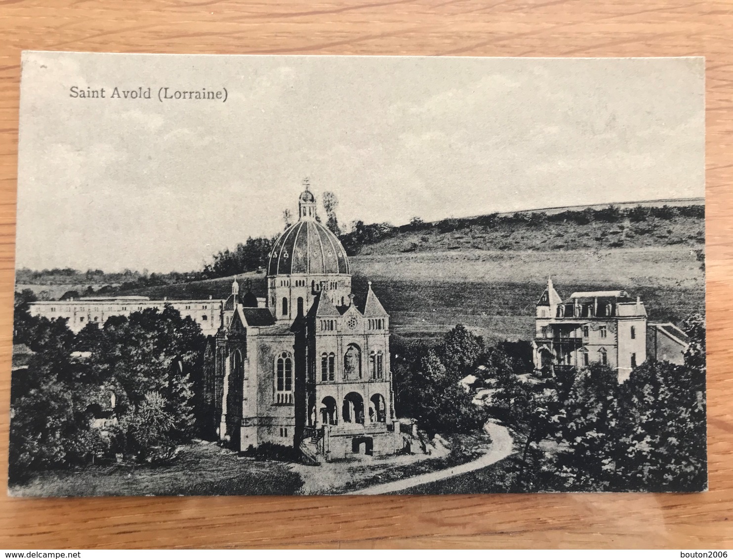 2 X Cartes Saint Avold Basilique Notre Dame De Bon-Secours Vue Générale Et Les Casernes - Saint-Avold