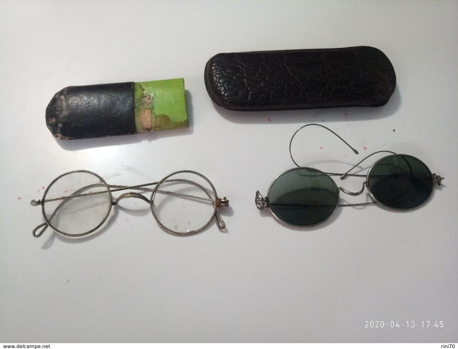 2 Occhiali Glasses Gafas Lunettes Old Rotondi Antichi Con Custodia Pelle 1 Da Vista 1 Da Sole - Otros & Sin Clasificación