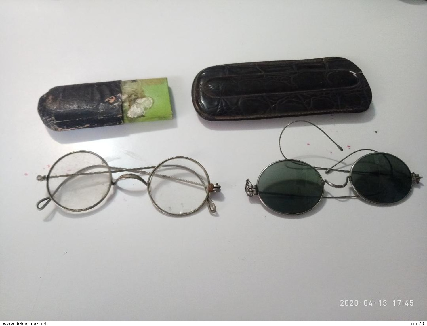 2 Occhiali Glasses Gafas Lunettes Old Rotondi Antichi Con Custodia Pelle 1 Da Vista 1 Da Sole - Otros & Sin Clasificación