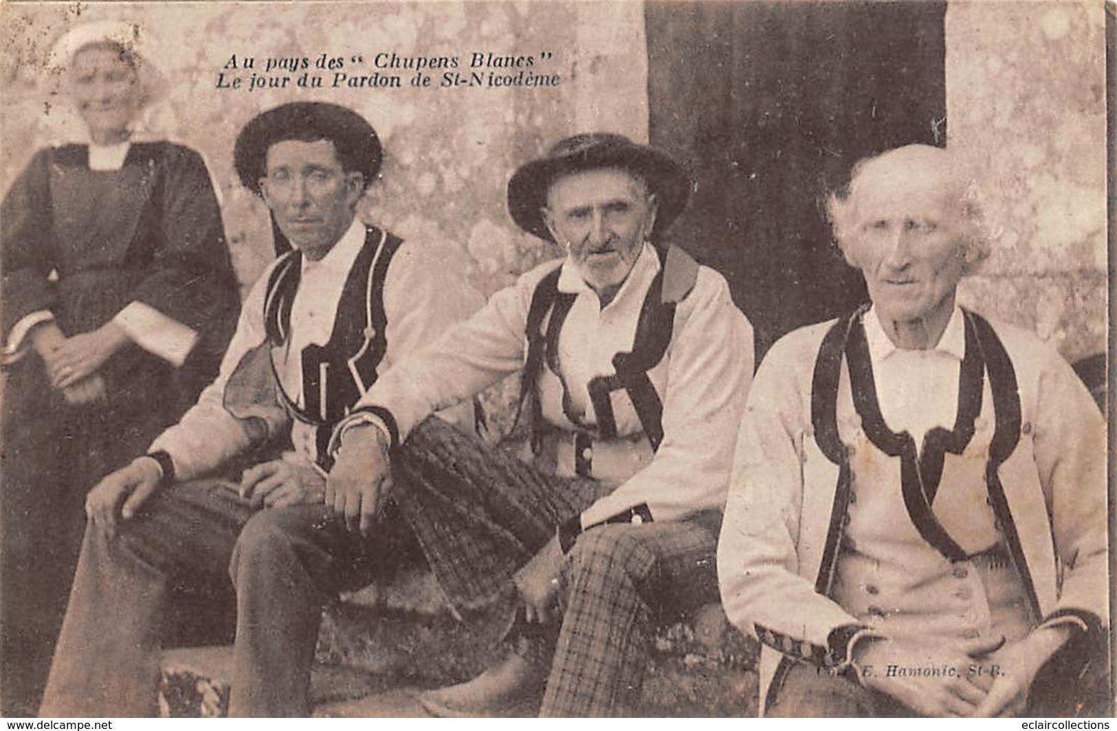 Pontivy          56        Un Groupe D'anciens, Jour De Pardon De St Nicodème     (Voir Scan) - Pontivy