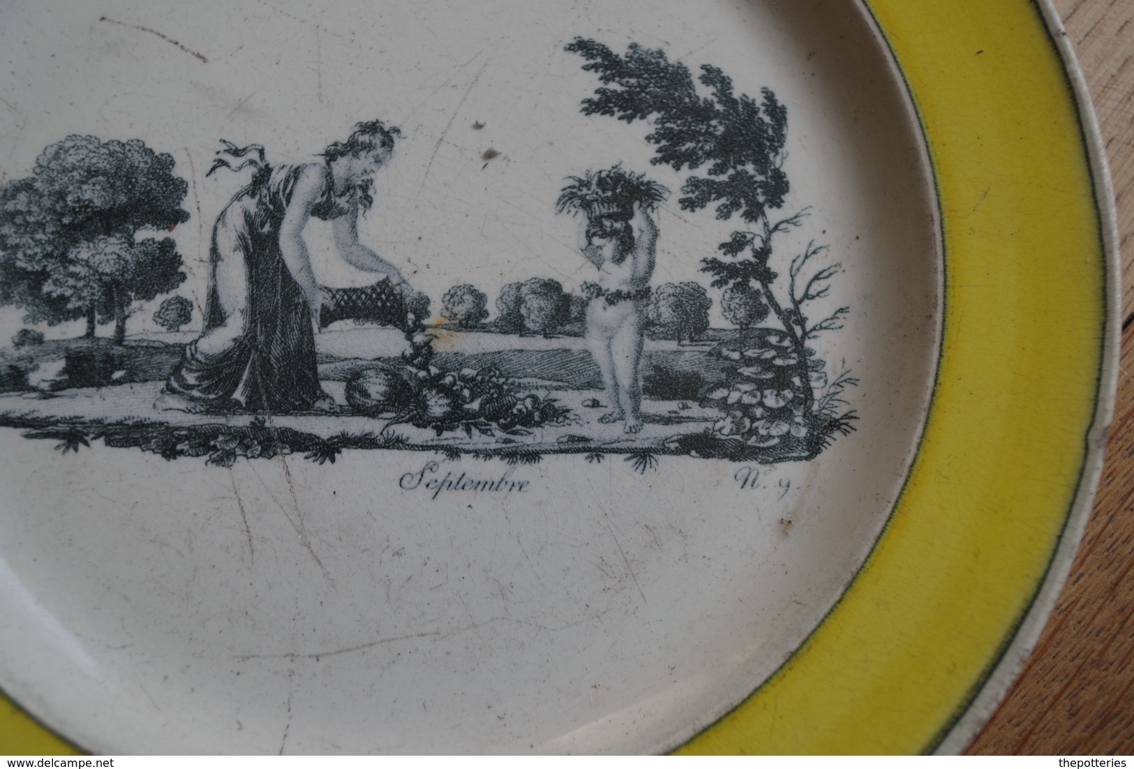 X Assiette Plate Platte  Plaat  Placa  Creil Jaune Septembre Avant 1810 Empire Napoléon Napoléone - Creil Montereau (FRA)