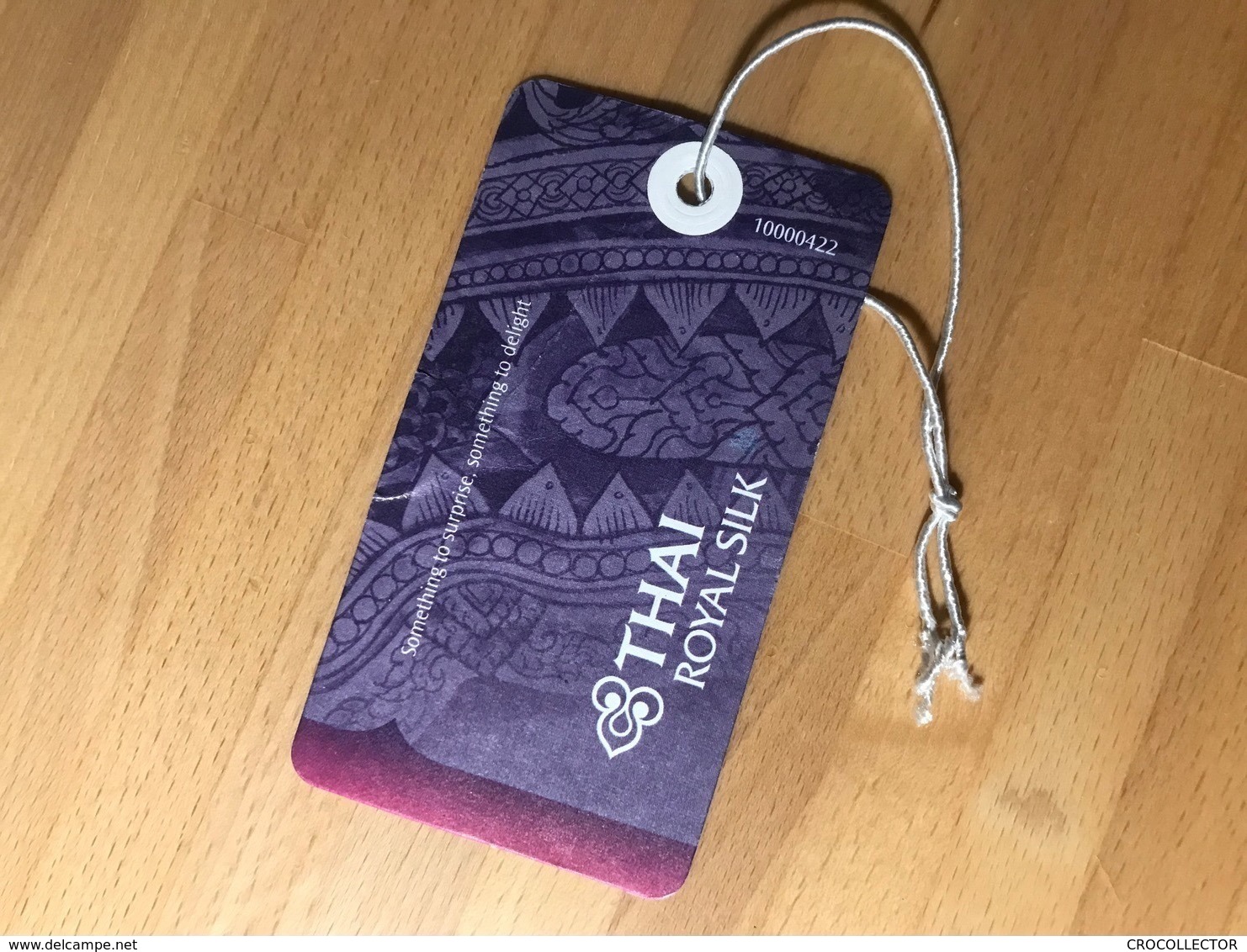 THAI AIRWAYS ROYAL SILK BUSINESS CLASS BAGGAGE TAG Something To Surprise, Something To Delight 10000422 - Etiquetas De Equipaje