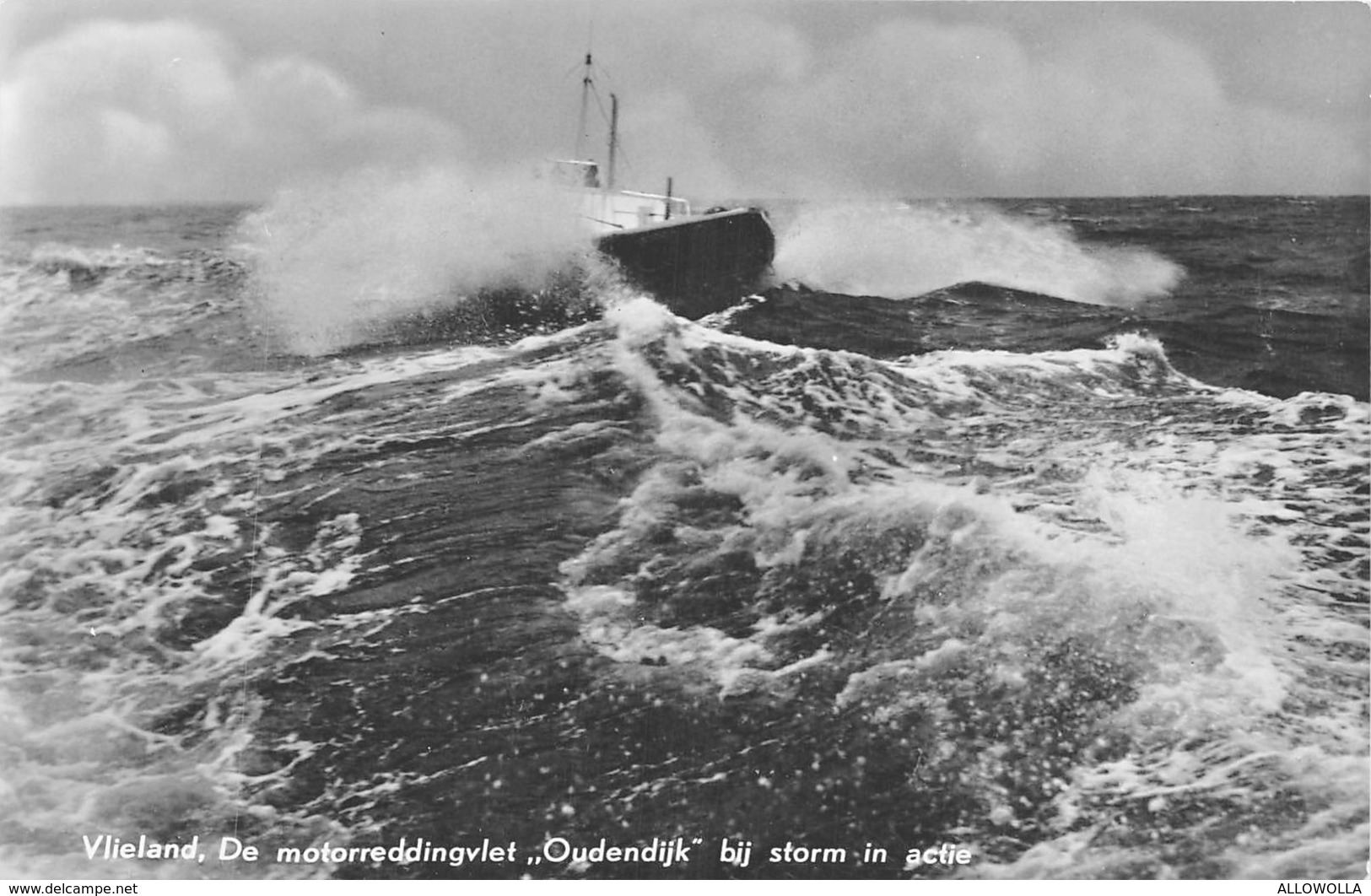 7438 "VLIELAND-DE MOTORREDDINGVLET-BIJ STORM IN ACTIE"-CARTOL. POSTALE ORIGINALE SPED. - Vlieland