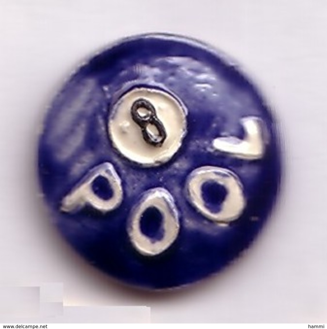 C27 Pin's BILLARD 8 POOL Bleu Violet Pin's De Qualité Céramique Ou Porcelaine Sans Inscription Au Dos Achat Immédiat - Billares