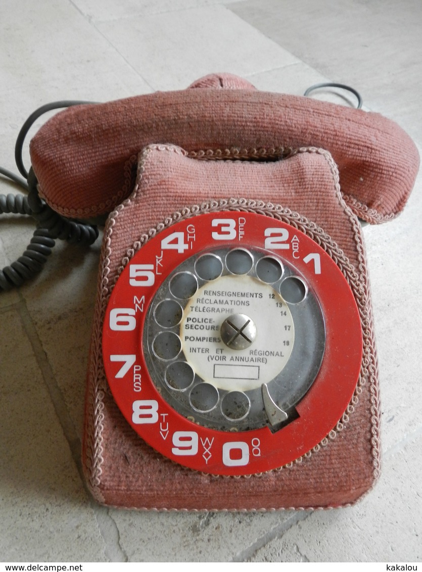 RARE TELEPHONE S 63 CADRAN SOCOTEL AVEC VELOURS VINTAGE ET CADRAN  MALVOYANT - Telefoontechniek