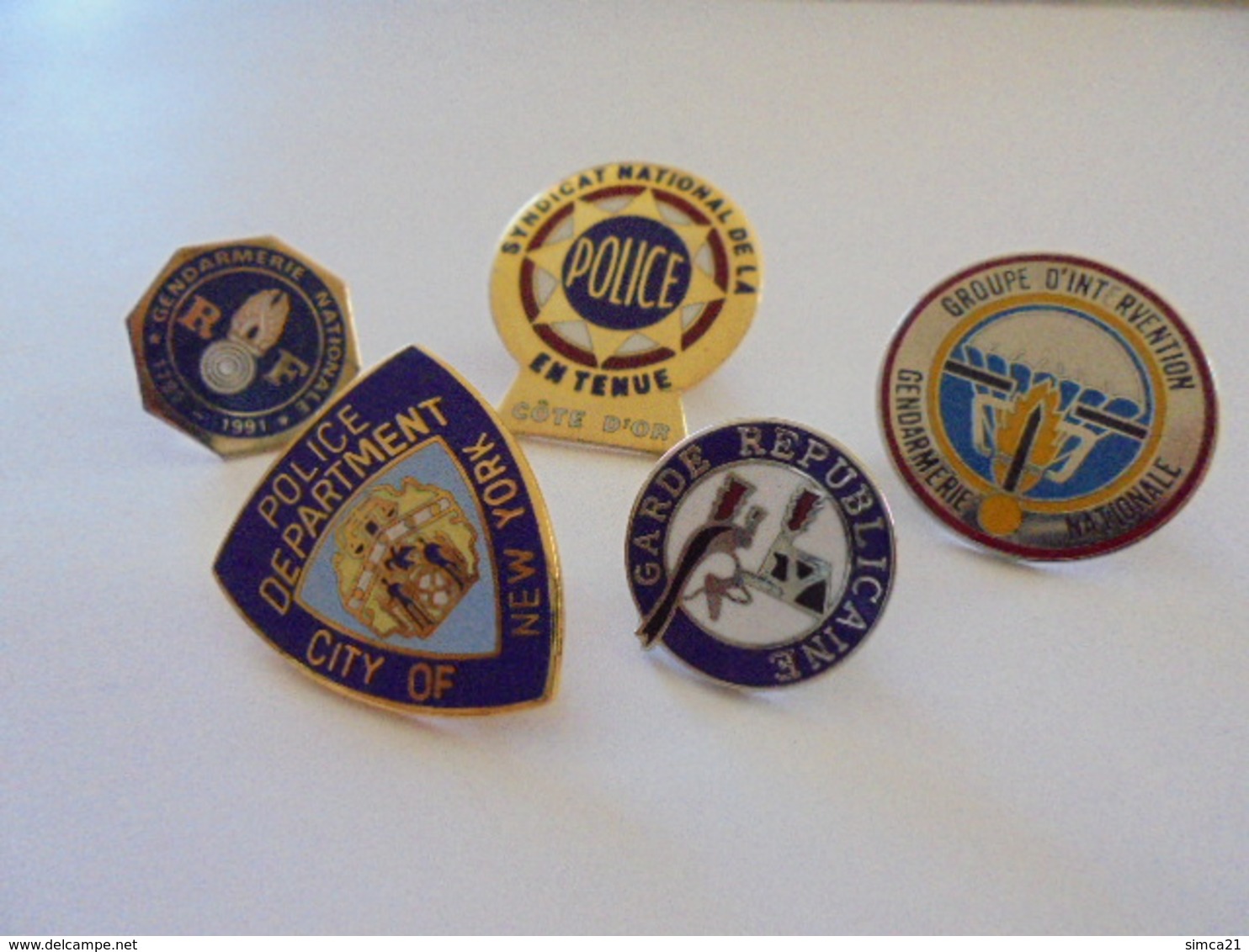 LOT 5 PIN'S GENDARMERIE POLICE - Policia