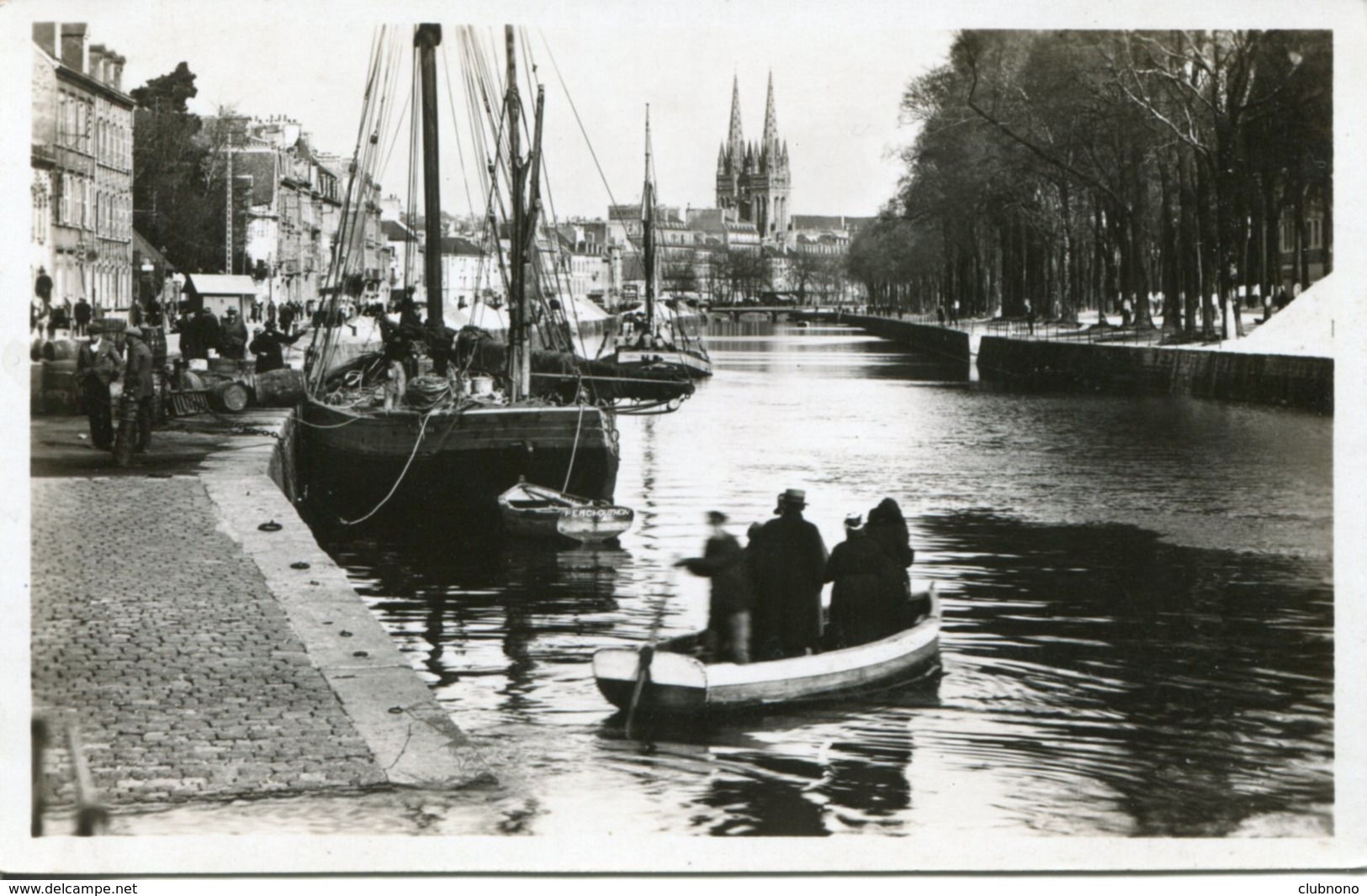 CPSM -  QUIMPER -  ON PASSE SUR L'ODEL - Quimper