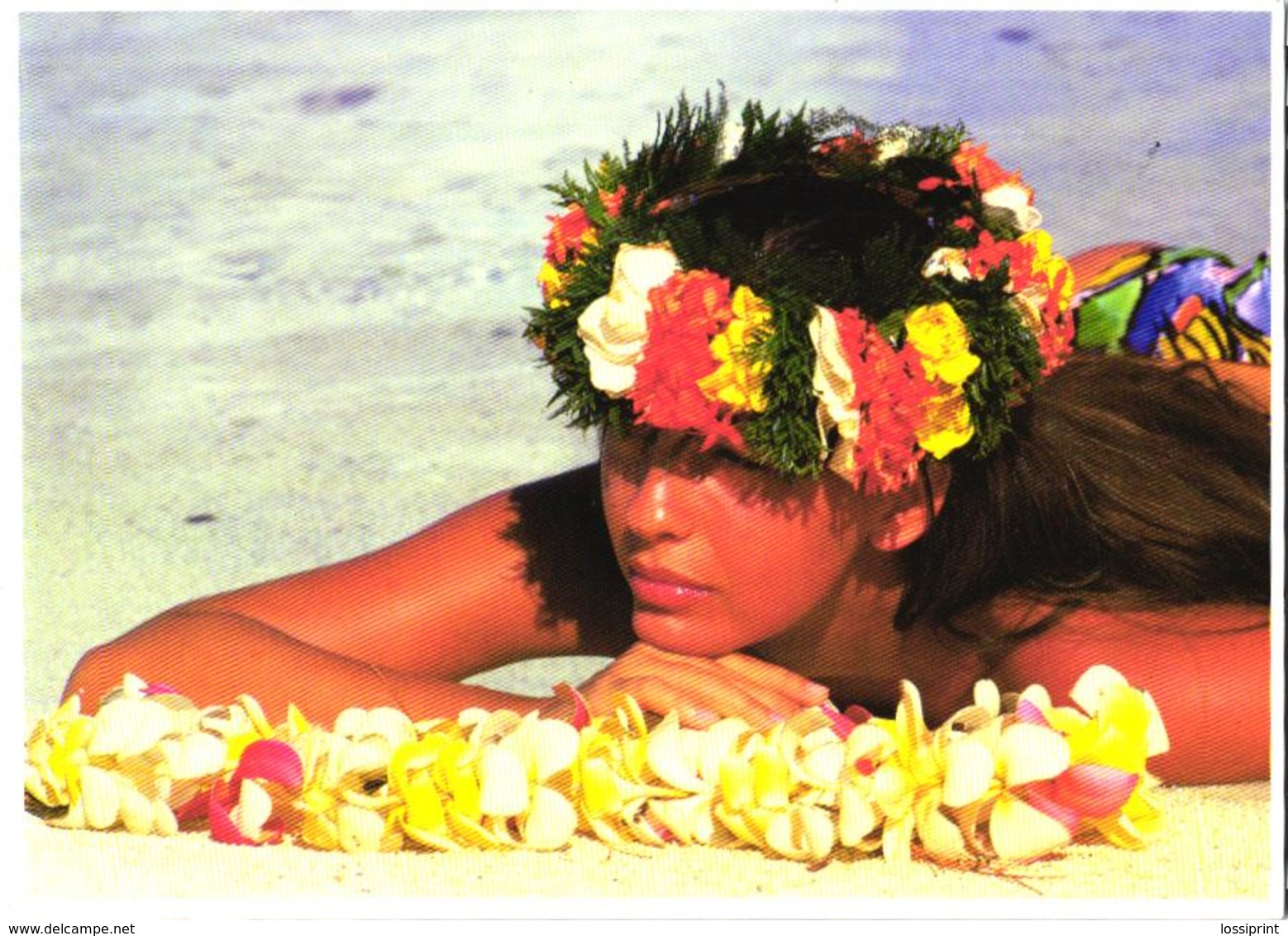 Tahiti Island, Women And Flowers Are Part Of The Tahitian Myth - Oceanië