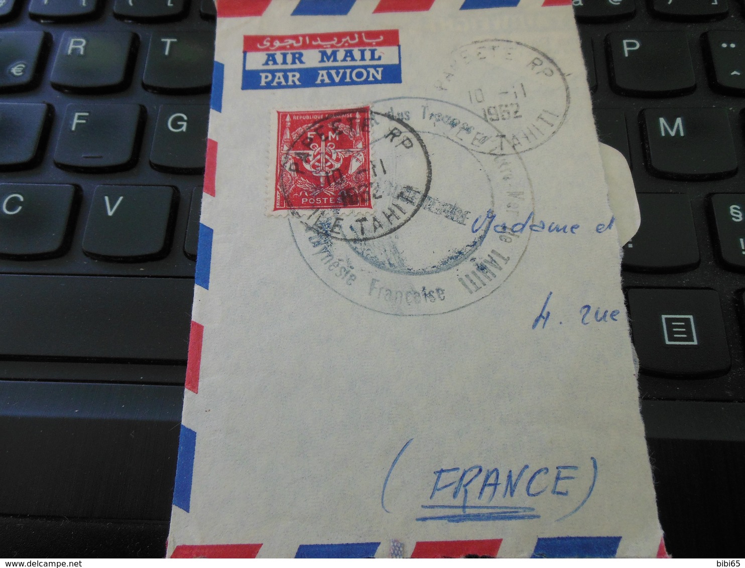 SUR FRAGMENT ET SUT TIMBRE ROUGE FRANCHISE MILITAIRE 10 NOV 62 PAPEETE ILE TAHITI TROUPES D'OUTRE-MER - Tahiti