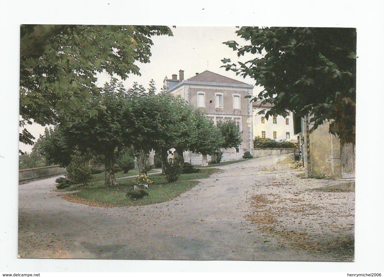 01 Ain Treffort Jardin De La Mairie - Non Classés