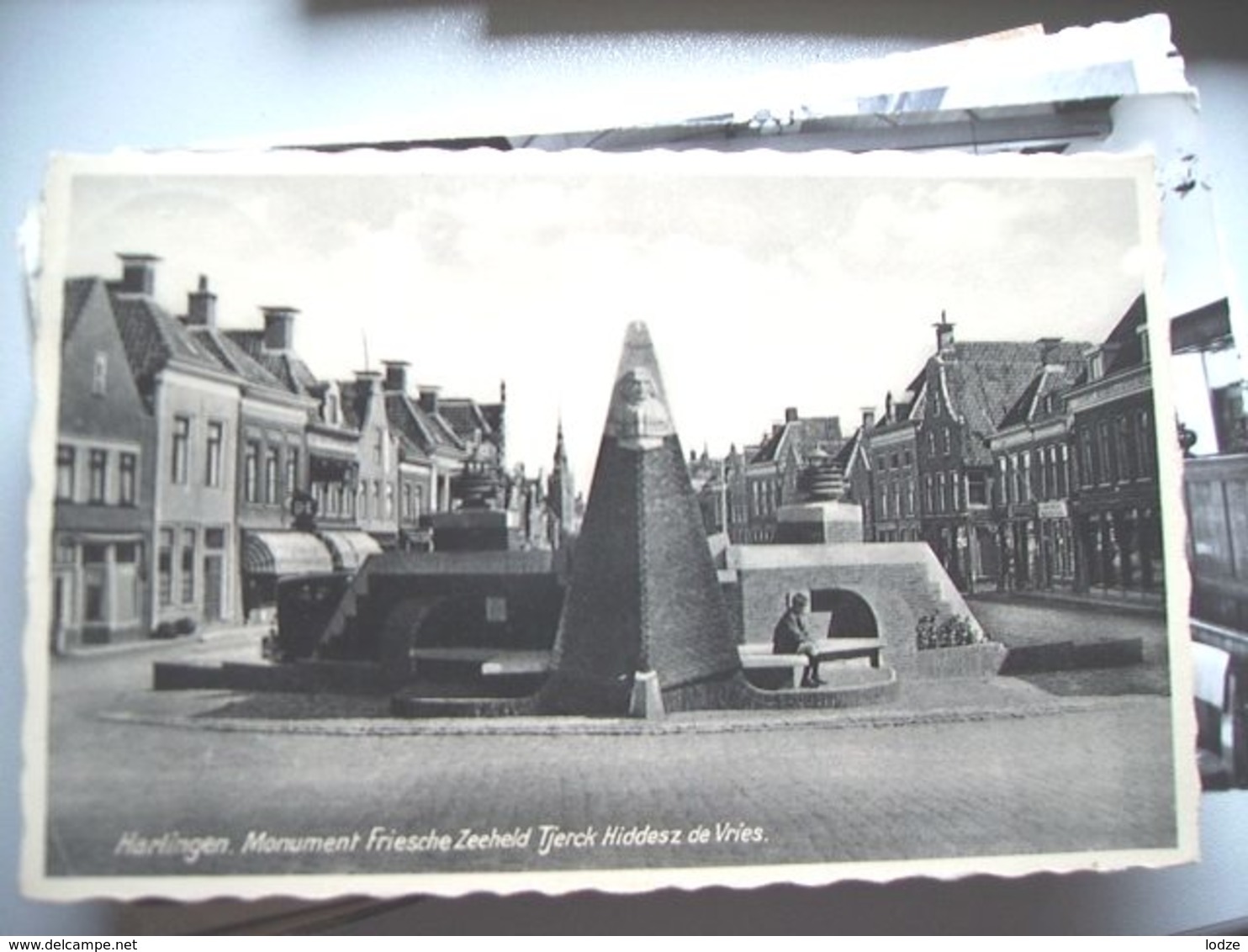 Nederland Holland Pays Bas Harlingen Met Monument Hiddesz En Huizen - Harlingen