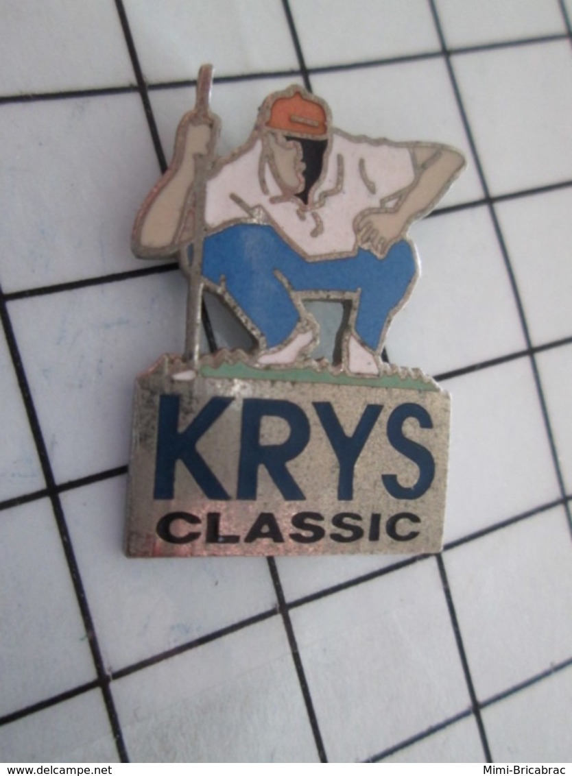 1016c Pin's Pins / Beau Et Rare / THEME : SPORTS / GOLF OPTICIEN KRYS CLASSIC Par COINDEROUX - Golf