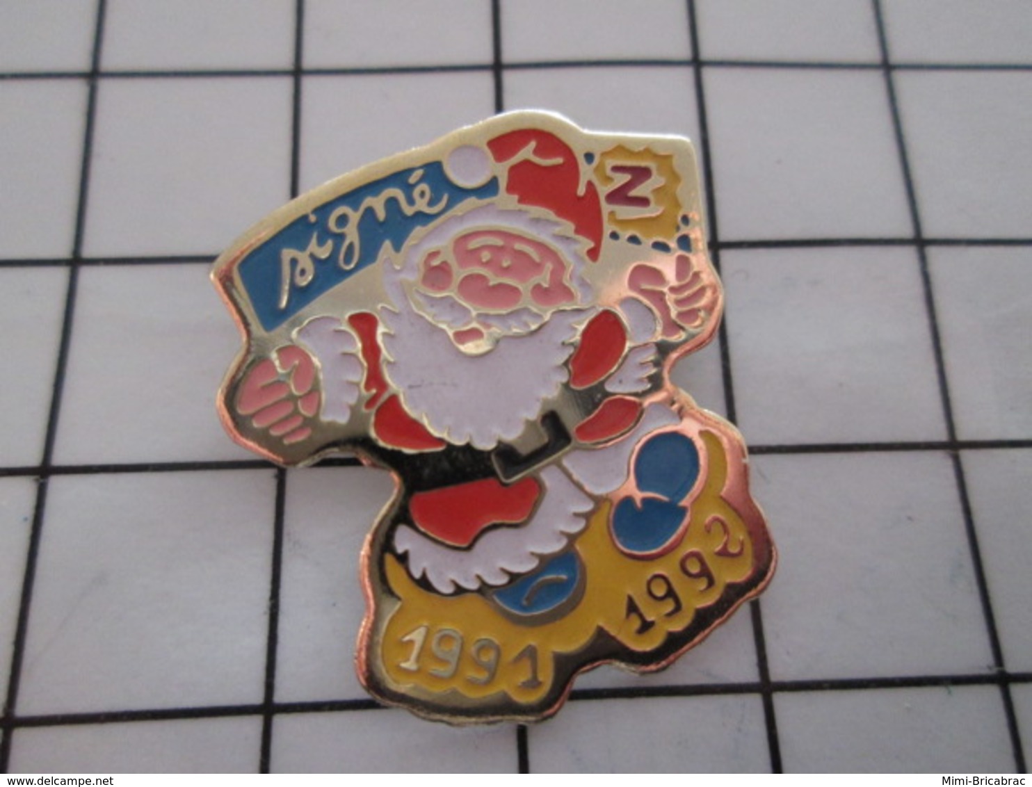 1216a Pin's Pins / Beau Et Rare / THEME : NOEL / PERE NOEL SIGNE Z 1991 1992 - Natale