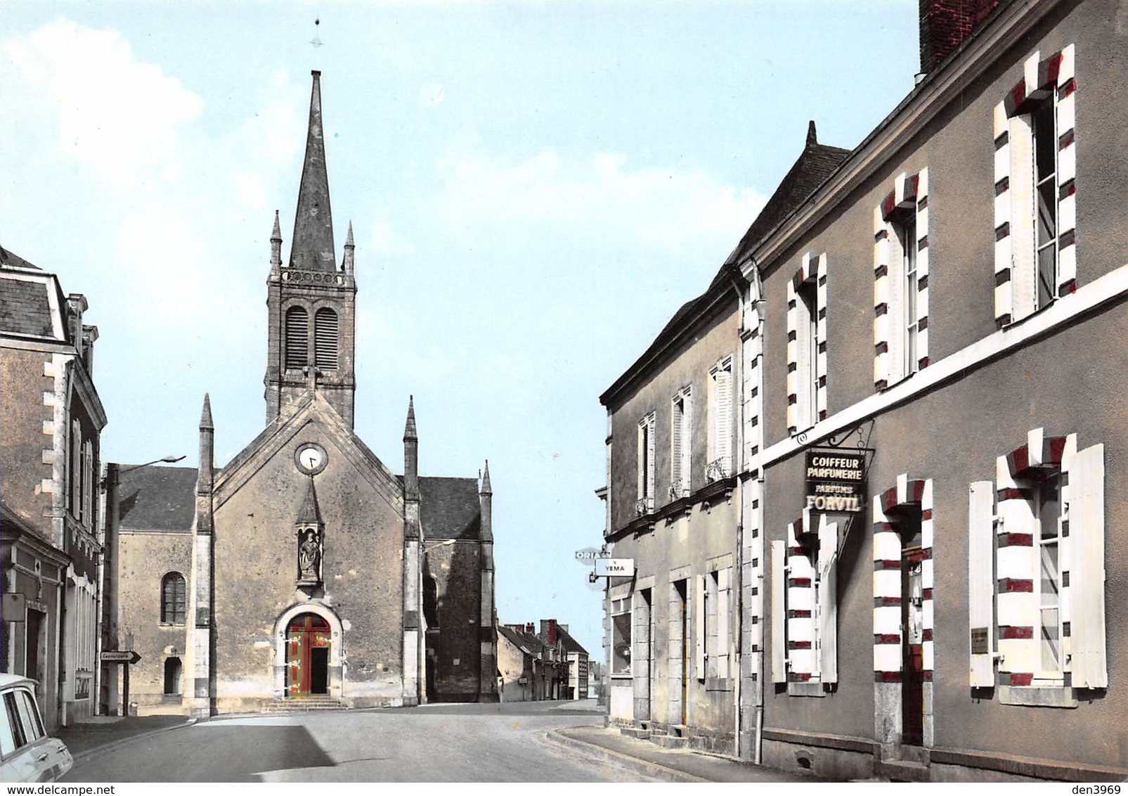 SAINT-AIGNAN-sur-ROË - Rue Du Relais Des Diligences - Eglise - Coiffeur - Parfums Forvil - Saint Aignan Sur Rö