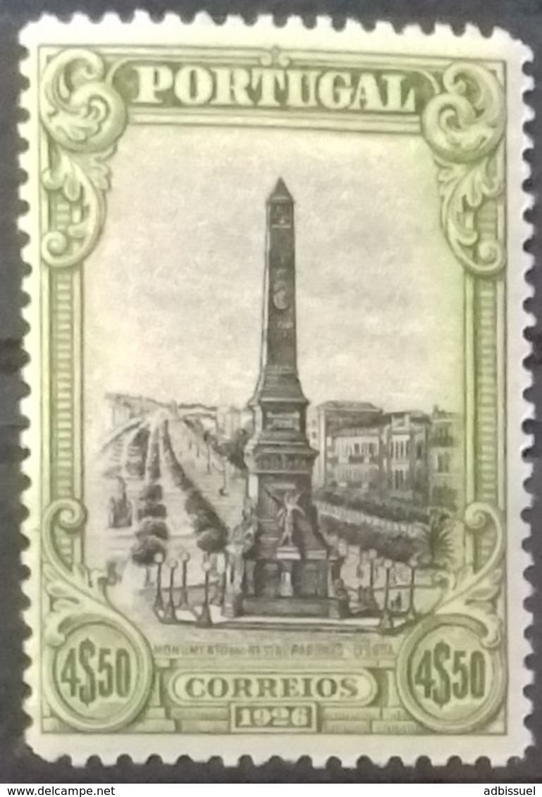 PORTUGAL N° 402 COTE 75 € NEUF ** MNH 4,50 S  TRICENTENAIRE DE L'INDEPENDANCE. Léger Pli De La Gomme Au Verso - Neufs