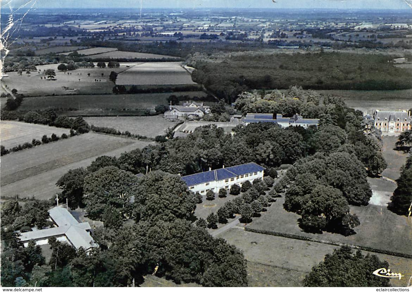 Le Louroux Béconnais          49        Vue D'ensemble   Château Du Chillon Photo Aérienne   10x15..  1976(Voir Scan) - Le Louroux Beconnais