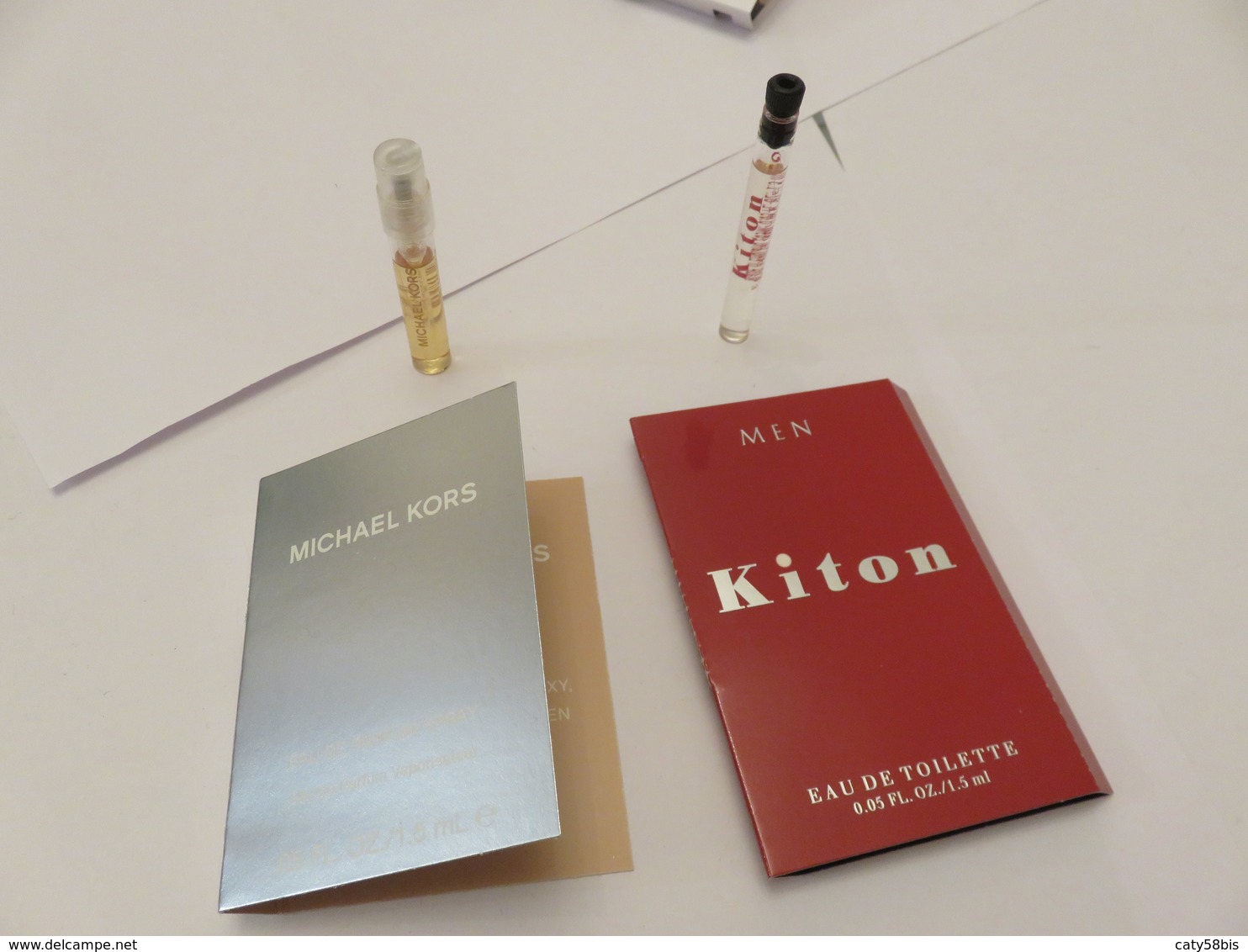 Echantillon ,tube Sur Carton Kiton, Kors - Parfums - Stalen