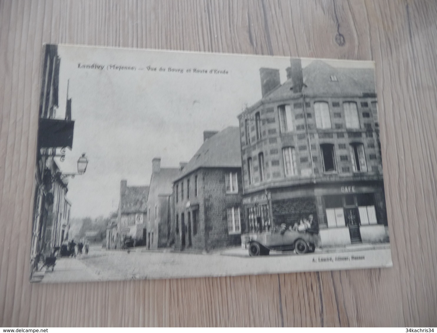 CPA 53 Mayenne Landivy Vue Du Bourg Et Route D'Ernée Café Auto Ancienne - Landivy