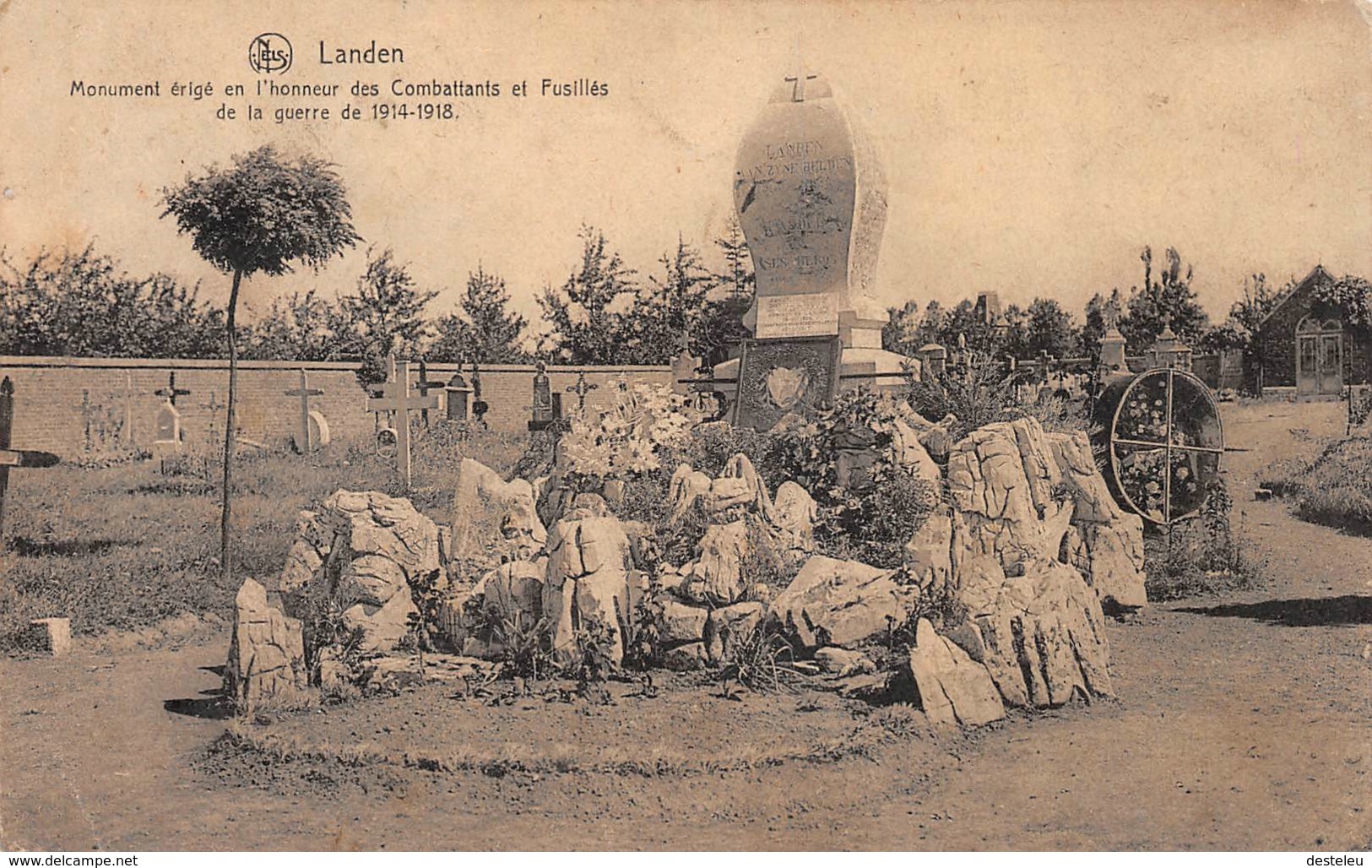 Monument érigé En L'honneur Des Combattants Et Fusilés De La Guerre De 1914-18 - Landen - Landen