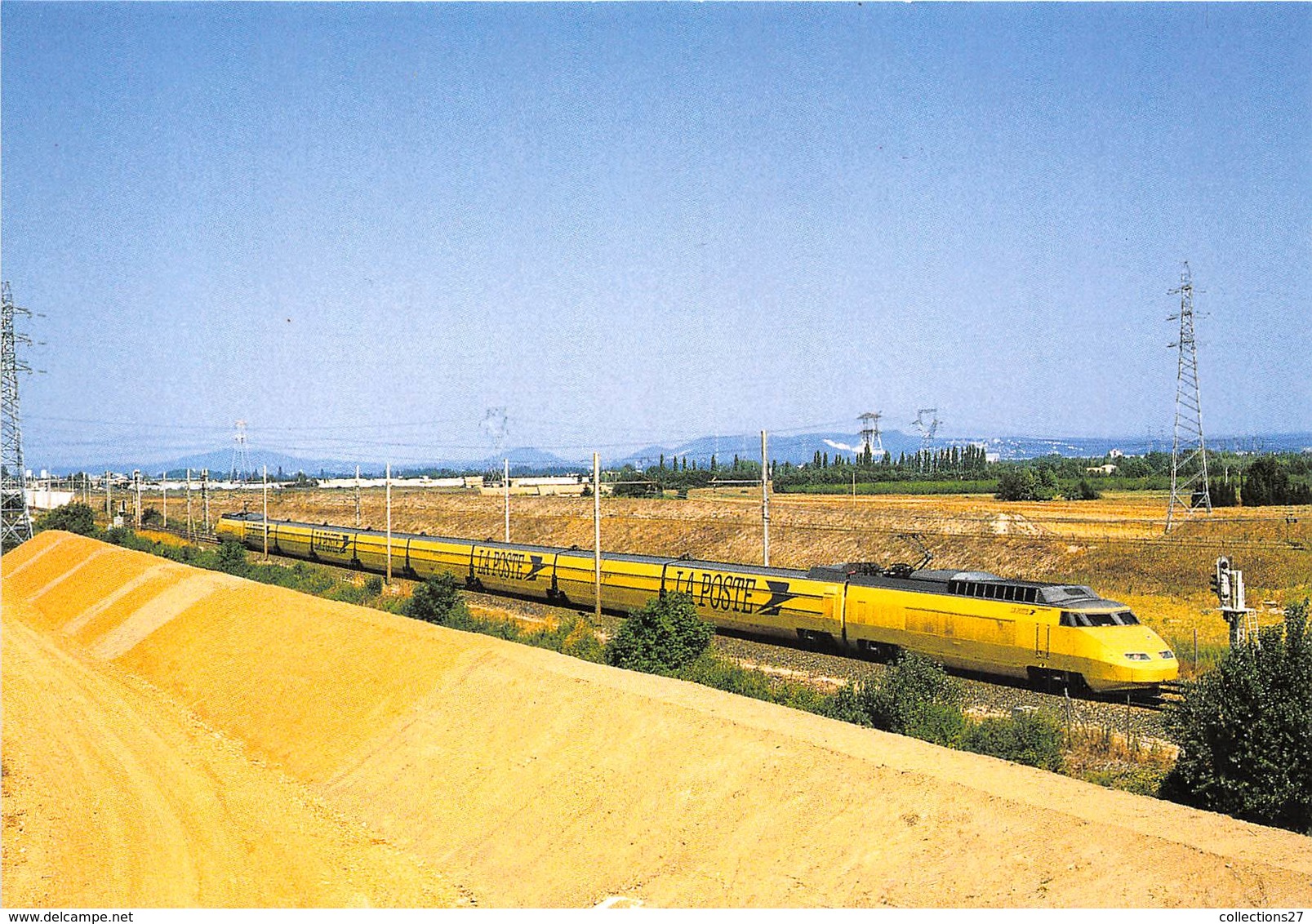 84-LAPALUD- UN TGV POSTAL PASSE PRES DE LAPALUD ENTRE BOLLENE-LA-CROISIERE ET PIERRELATTE - Lapalud