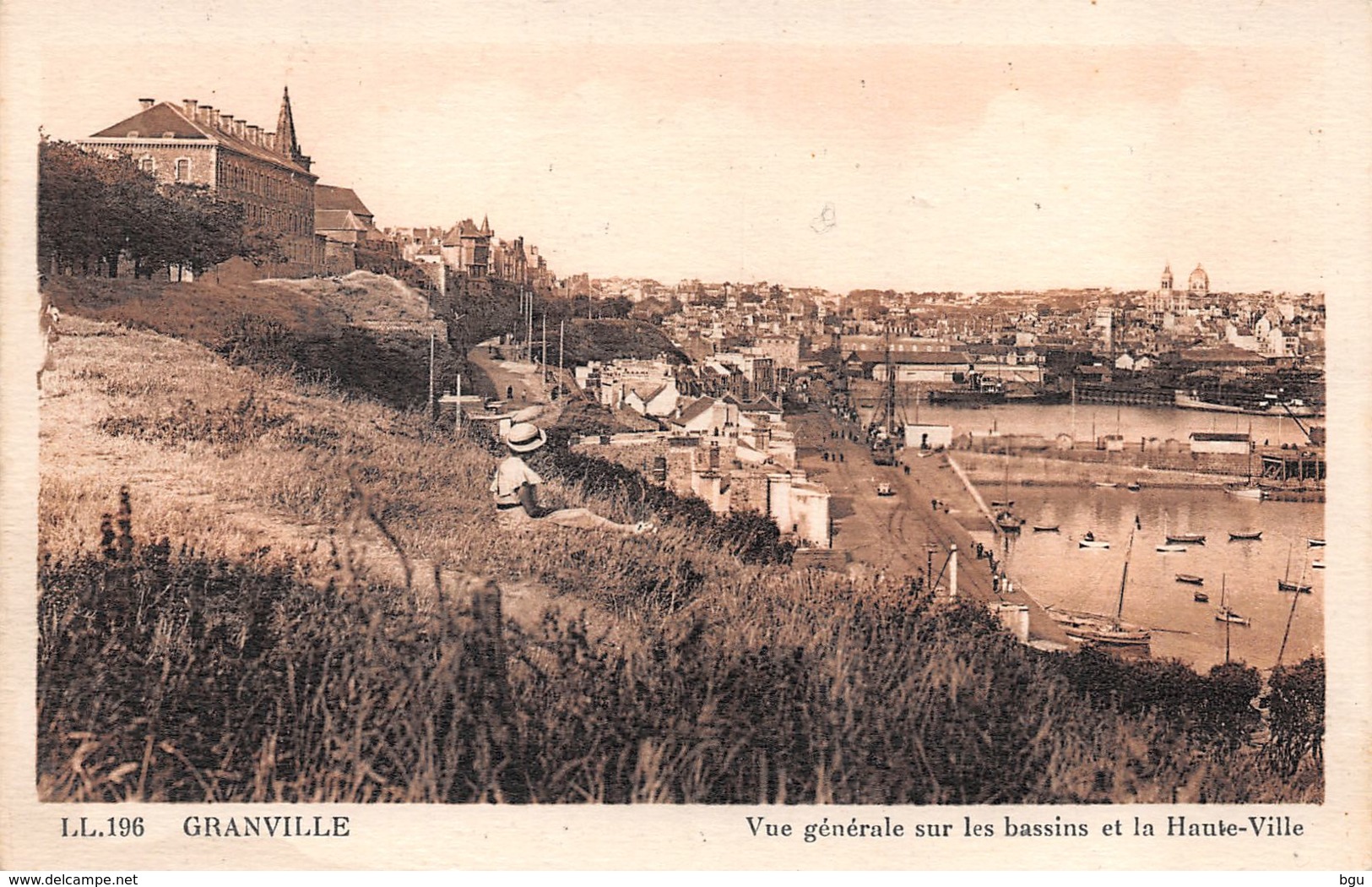 Granville (50) - Vue Générale Sur Les Bassins Et La Haute Ville - Granville