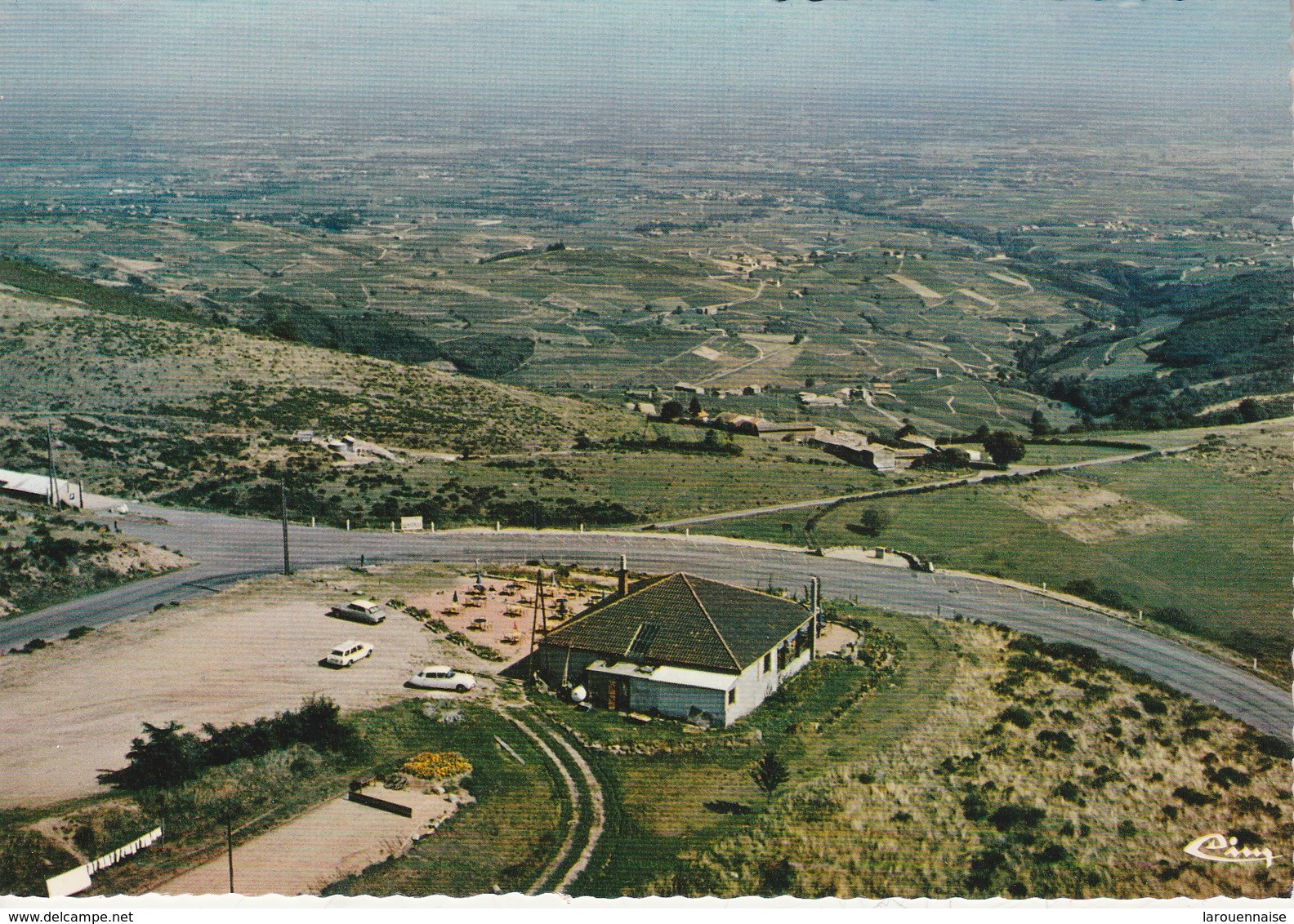 69 - CHIROUBLES - Terrasse Du Beaujolais - Sur La Route Du Fût D' Avenas - Site Panoramique Aérien - Chiroubles