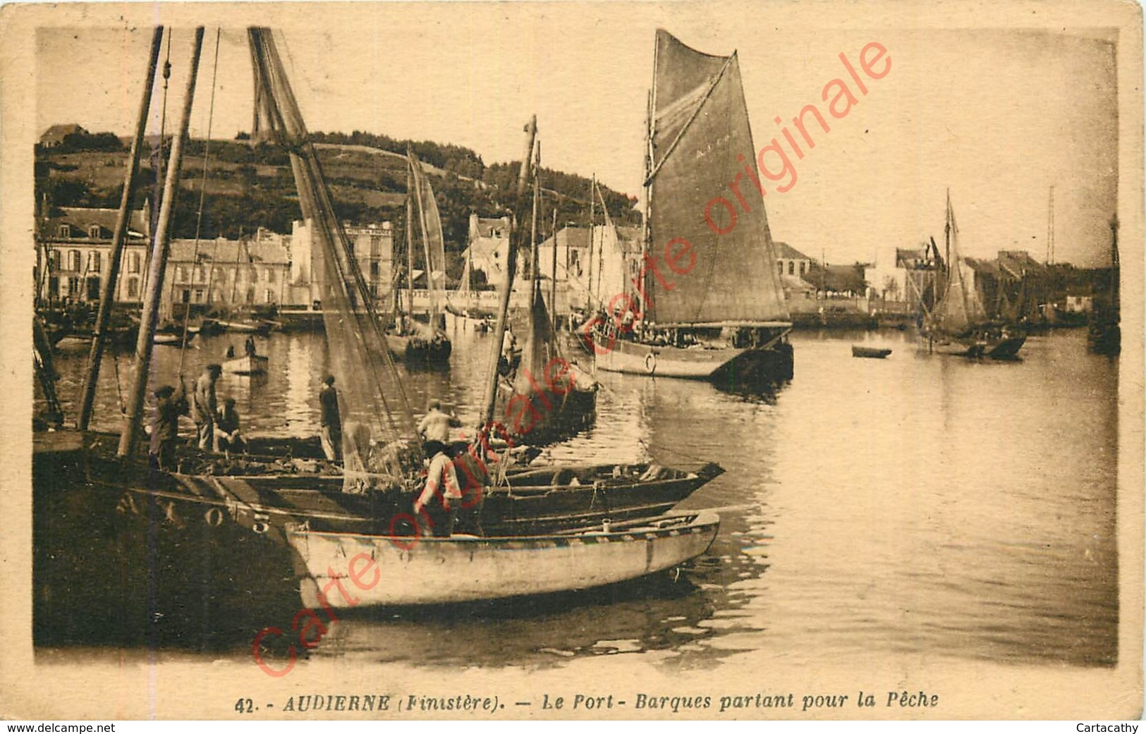 29.  AUDIERNE . Le Port . Barques Partant Pour La Pêche . - Audierne