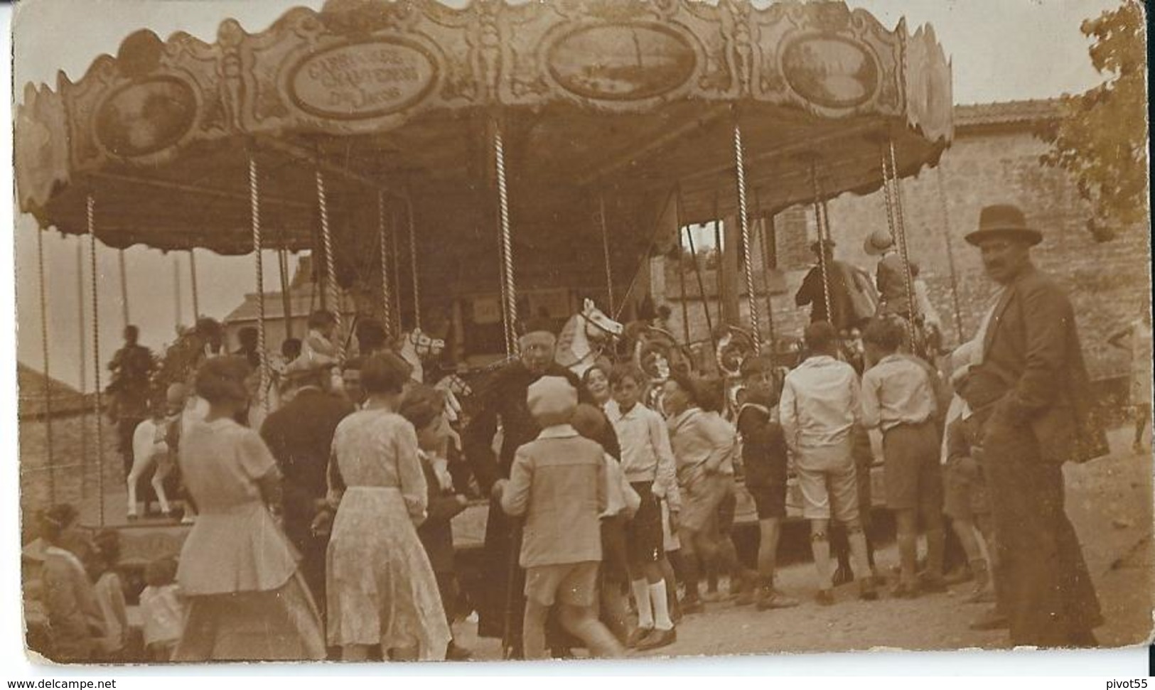 Villedommange  Manège De Chevaux De Bois Lors De La Fête Du Village 1932    PHOTO - Sonstige & Ohne Zuordnung