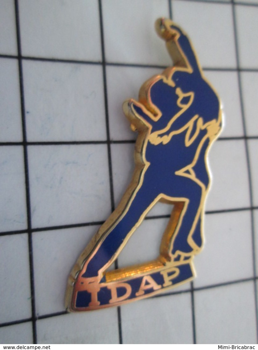 1116b Pin's Pins / Beau Et Rare / THEME : SPORTS / PATINAGE ARTISTIQUE COUPLE Par BALLARD - Skating (Figure)