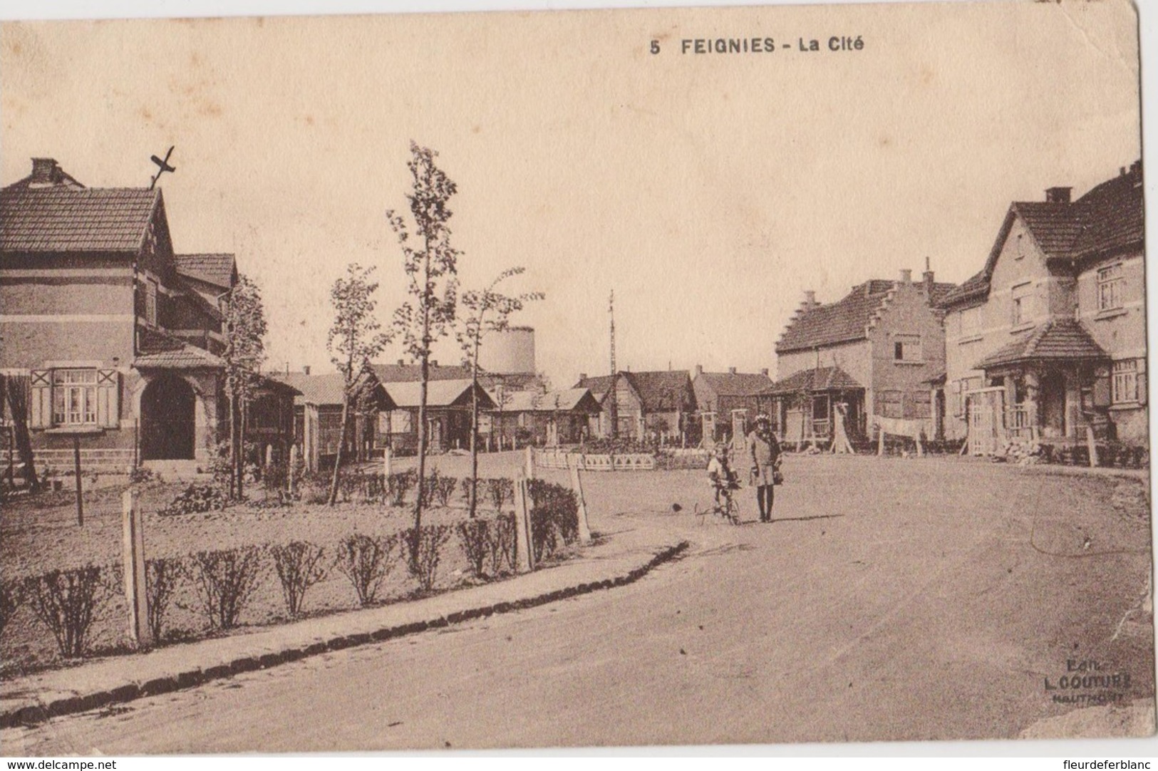 FEIGNIES (59) CPA - La Cité, Chateau D'eau Au Fond ? - Feignies