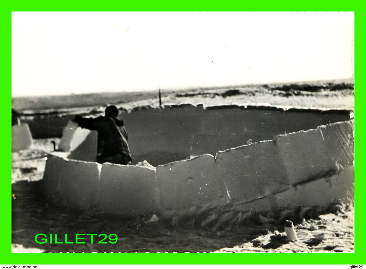 YUKON - ESKIMOS BUILDING AN IGLOO - REAL PHOTOGRAPH - M. ROUSSELIÈRE - - Yukon