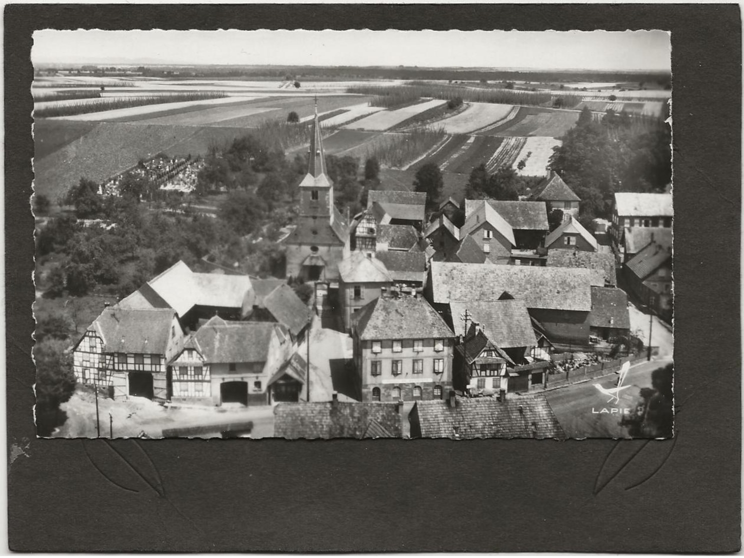 CPSM  Berstett   Edtion Lapie (fomat 9x14) N°3 L'église Et La Mairie - Andere & Zonder Classificatie