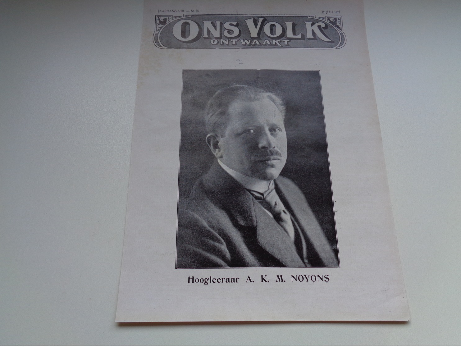 Origineel Knipsel ( 2148 ) Uit Tijdschrift " Ons Volk " 1927 :    Hoogleraar A.K. M. Noyons    Leuven  Louvain - Non Classés