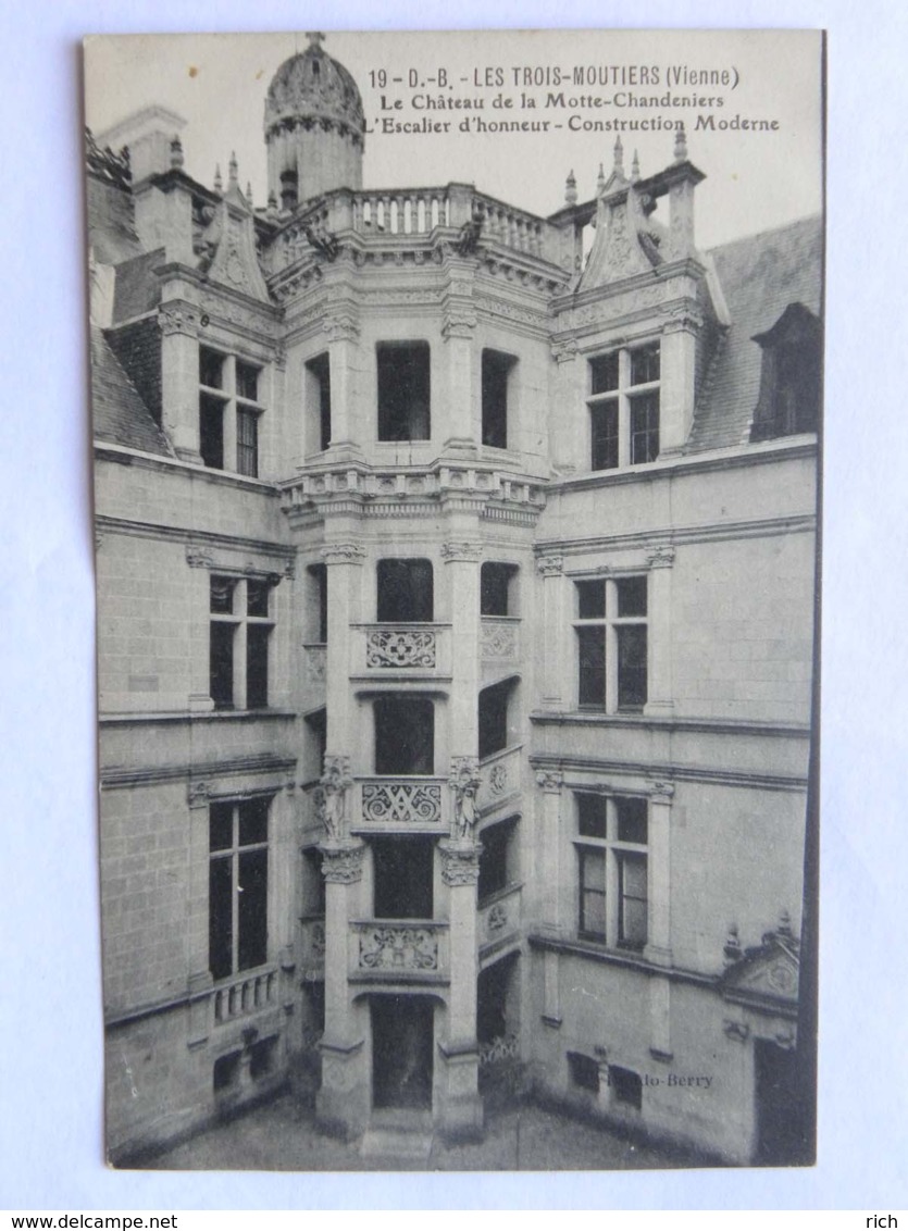 CPA (86) Vienne - Les Trois Moutiers - Château De La Motte-Chandeniers, L'escalier D'honneur Construction Moderne - Les Trois Moutiers