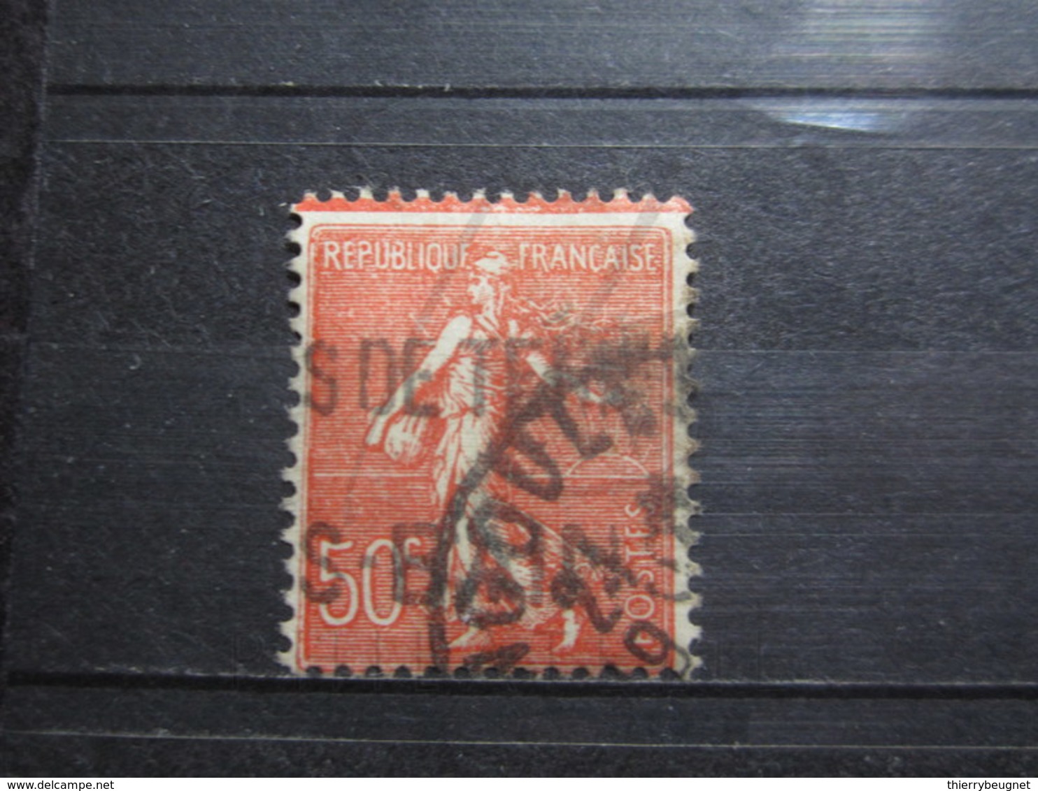 VEND BEAU TIMBRE DE FRANCE N° 199 + LIGNE ROUGE EN HAUT !!! (b) - Oblitérés