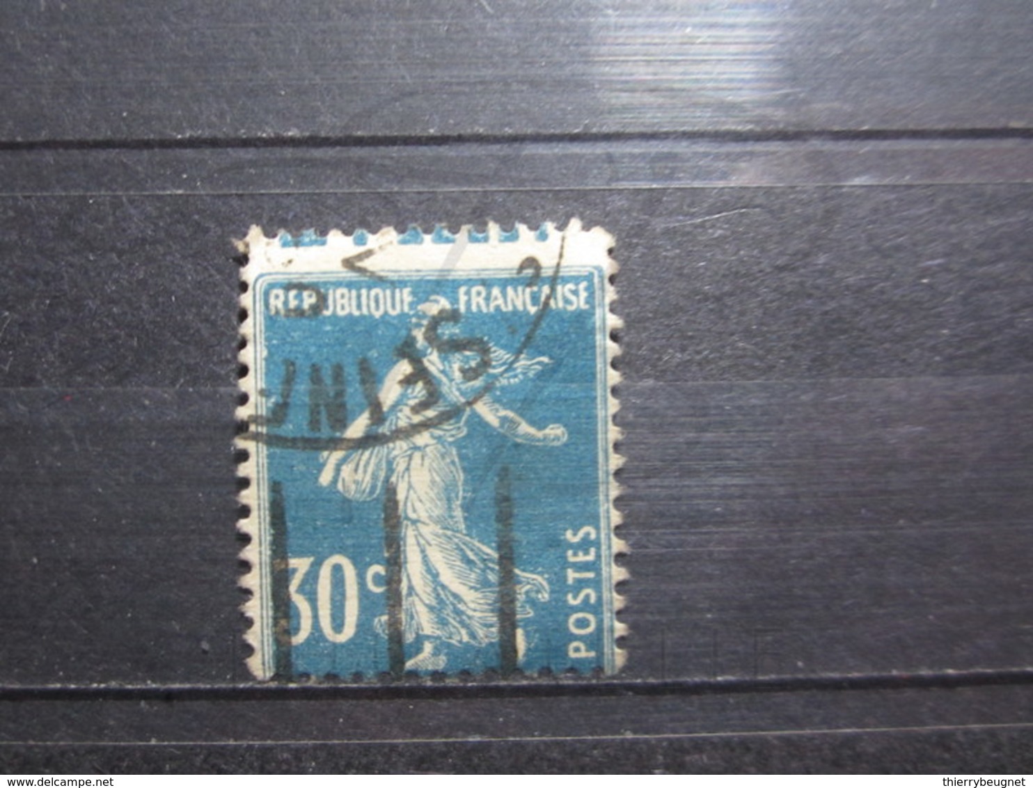 VEND BEAU TIMBRE DE FRANCE N° 192 + PIQUAGE DECALE !!! (a) - Oblitérés