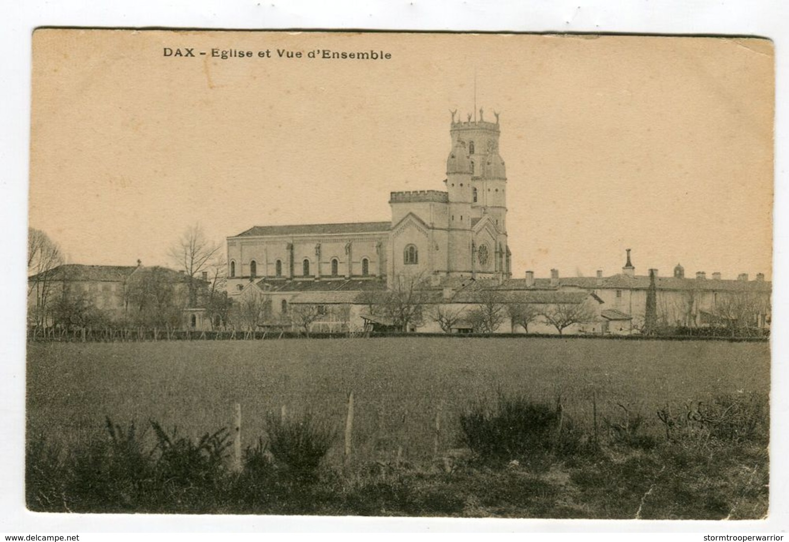 lot 9 cpa - DAX la fontaine chaude cathédrale place roger ducros le pont sur l'adour le jardin l'hotel de ville eglise