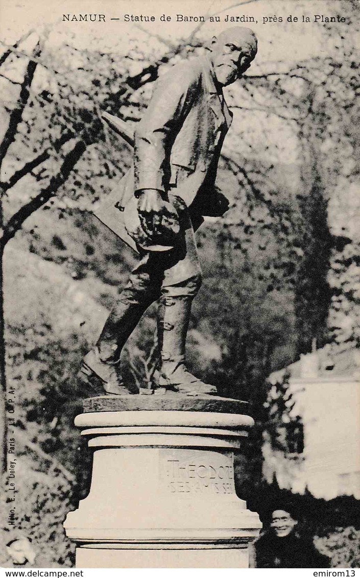 Namur Statue De Baron Au Jardin Près De La Plante Théodore - Namen